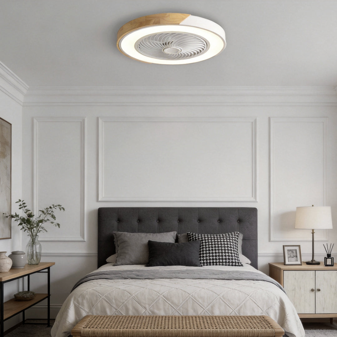 Flacher Deckenventilator mit LED-Beleuchtung