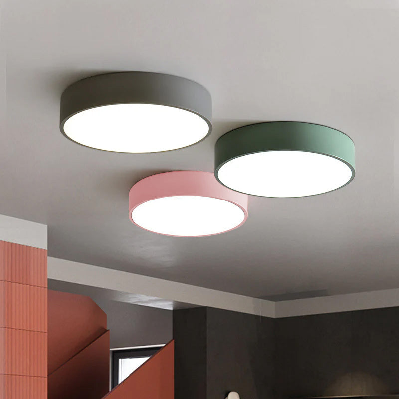 LED-Deckenleuchte zur flächenbündigen Montage für Flure