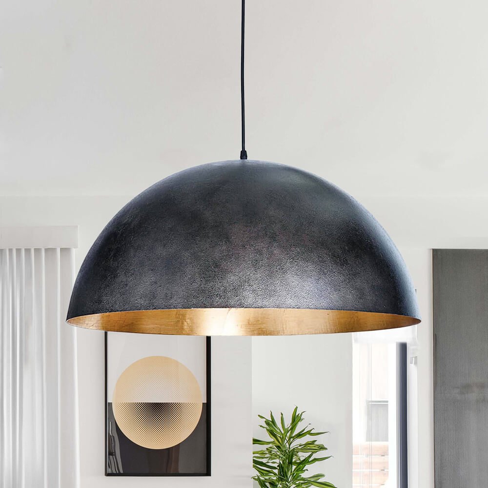 Pendelleuchte mit Metallkuppelschirm