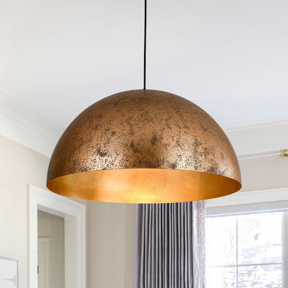 Pendelleuchte mit Metallkuppelschirm