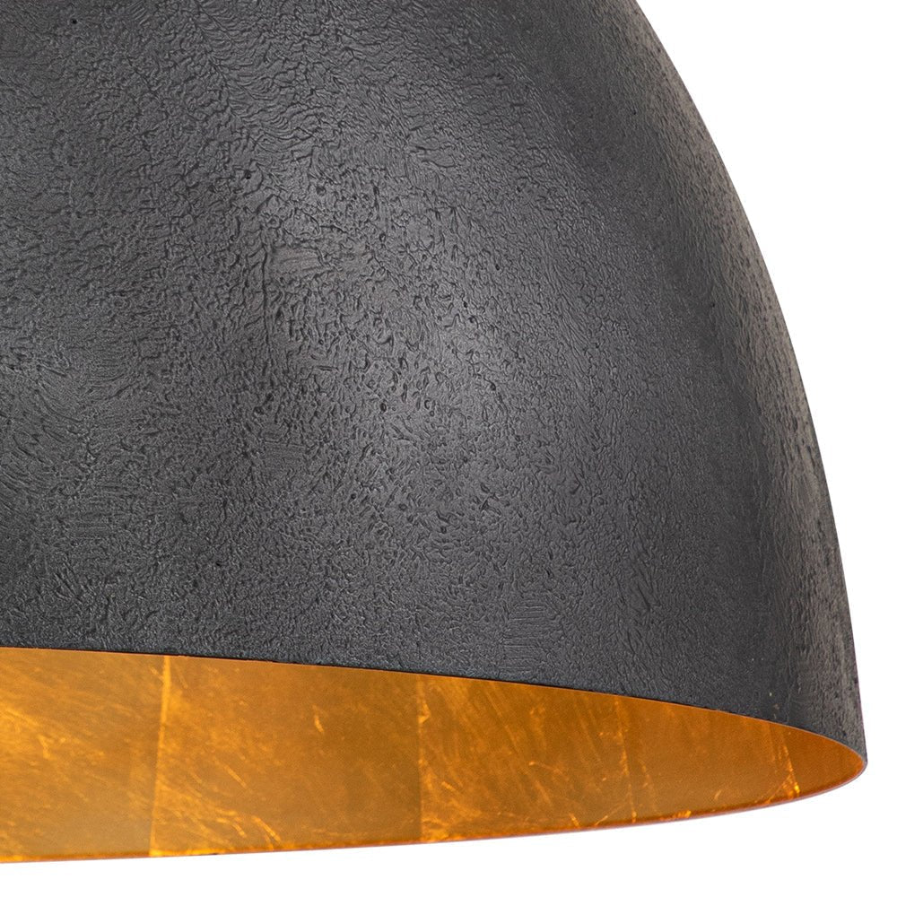 Pendelleuchte mit Metallkuppelschirm