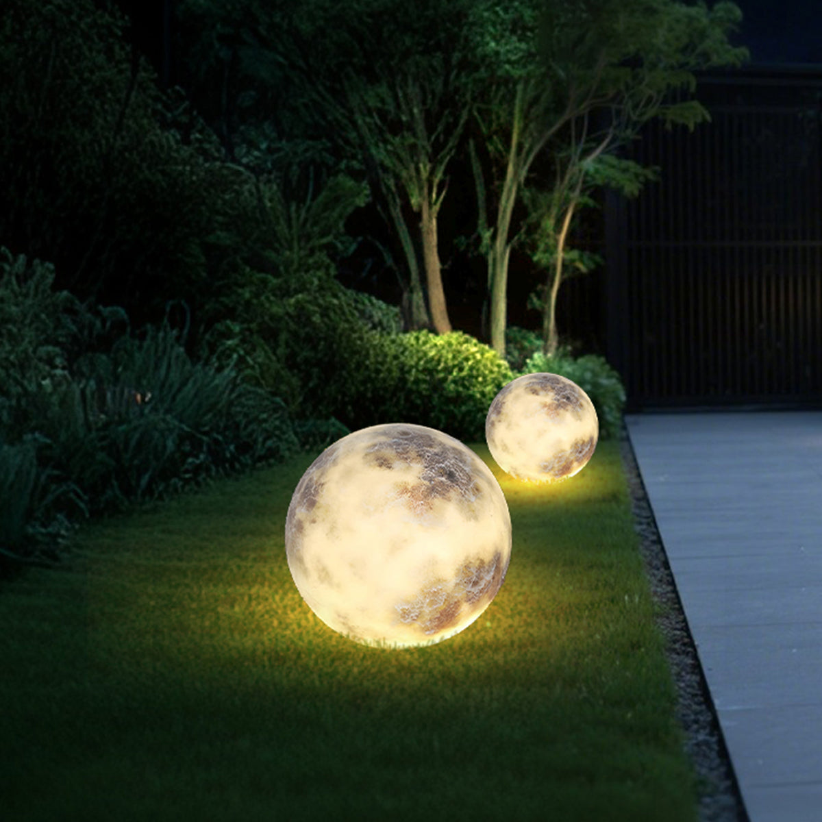Leuchtende Mondgartenlichter