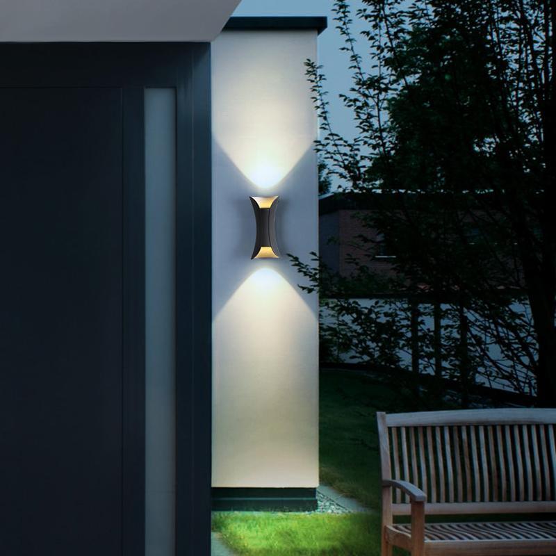 Bogenförmige bidirektionale Wandlampe Außen