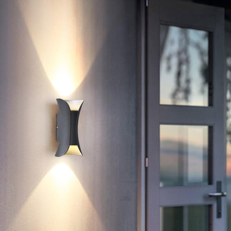 Bogenförmige bidirektionale Wandlampe Außen