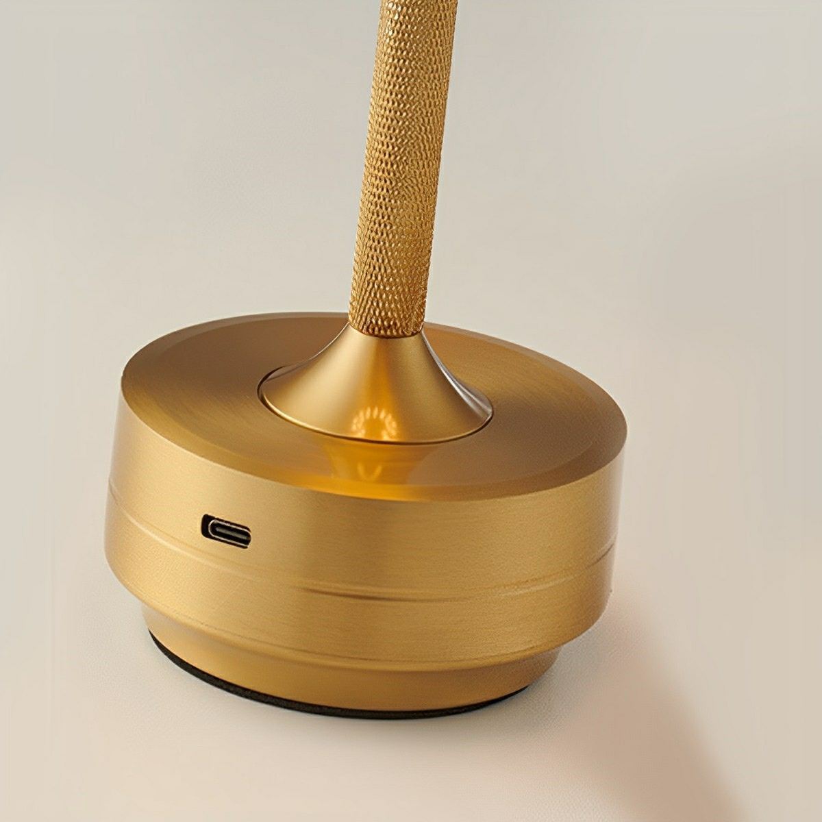 Tischlampe in Hantel Form mit LED und USB