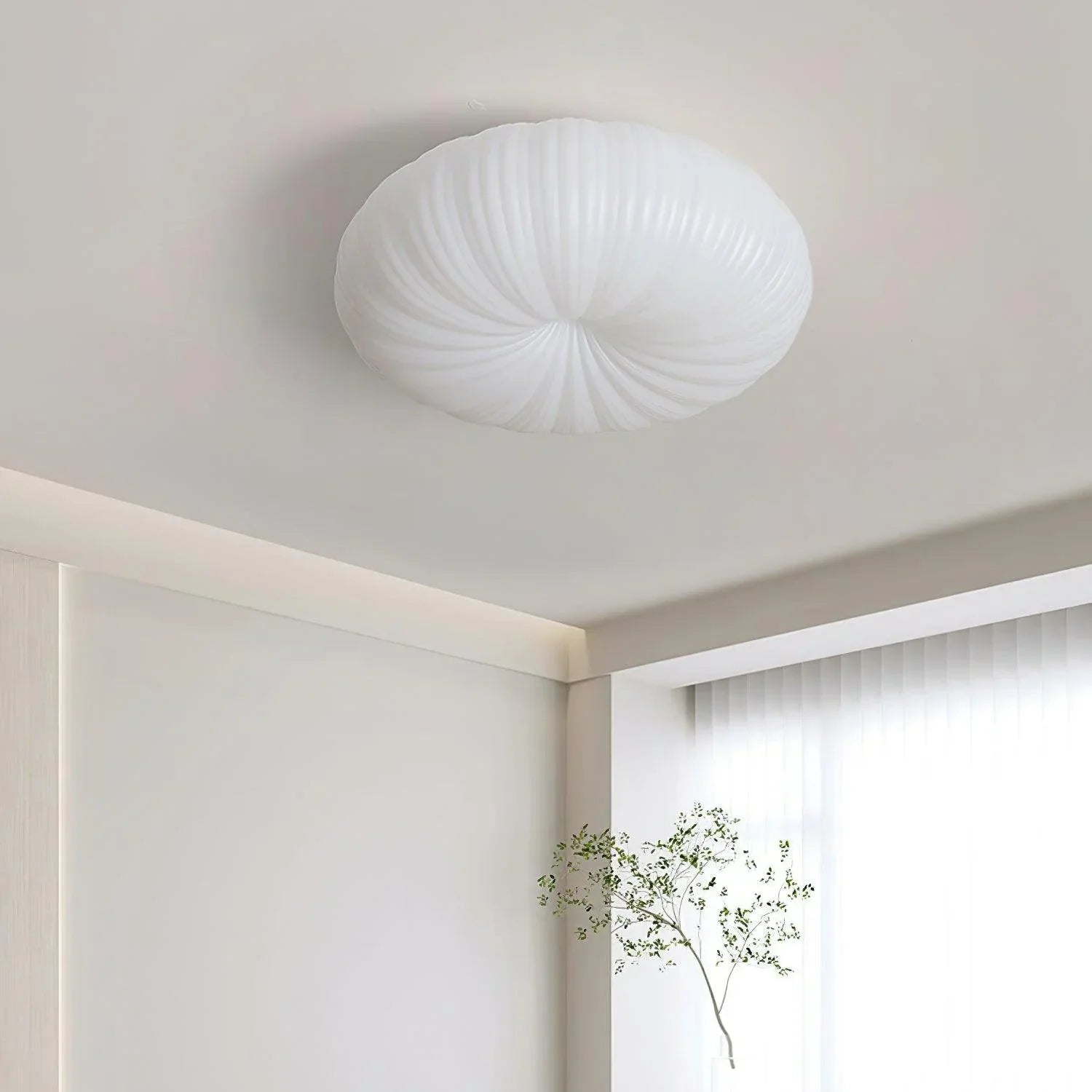 Kuppelförmige Deckenleuchte mit LED