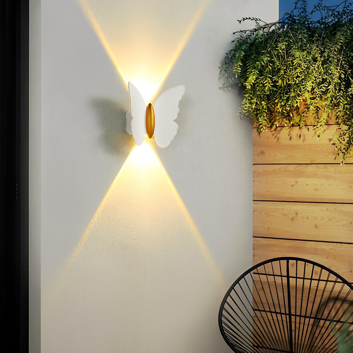 LED Außenwandleuchte mit geometrischem Gehäuse